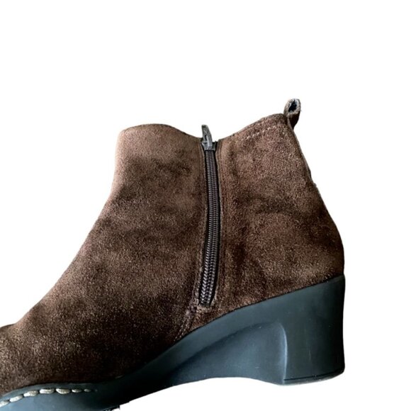 Aerosoles Entourage Brown Suede Wedge Bootie 8.5 - Picture 7 of 8